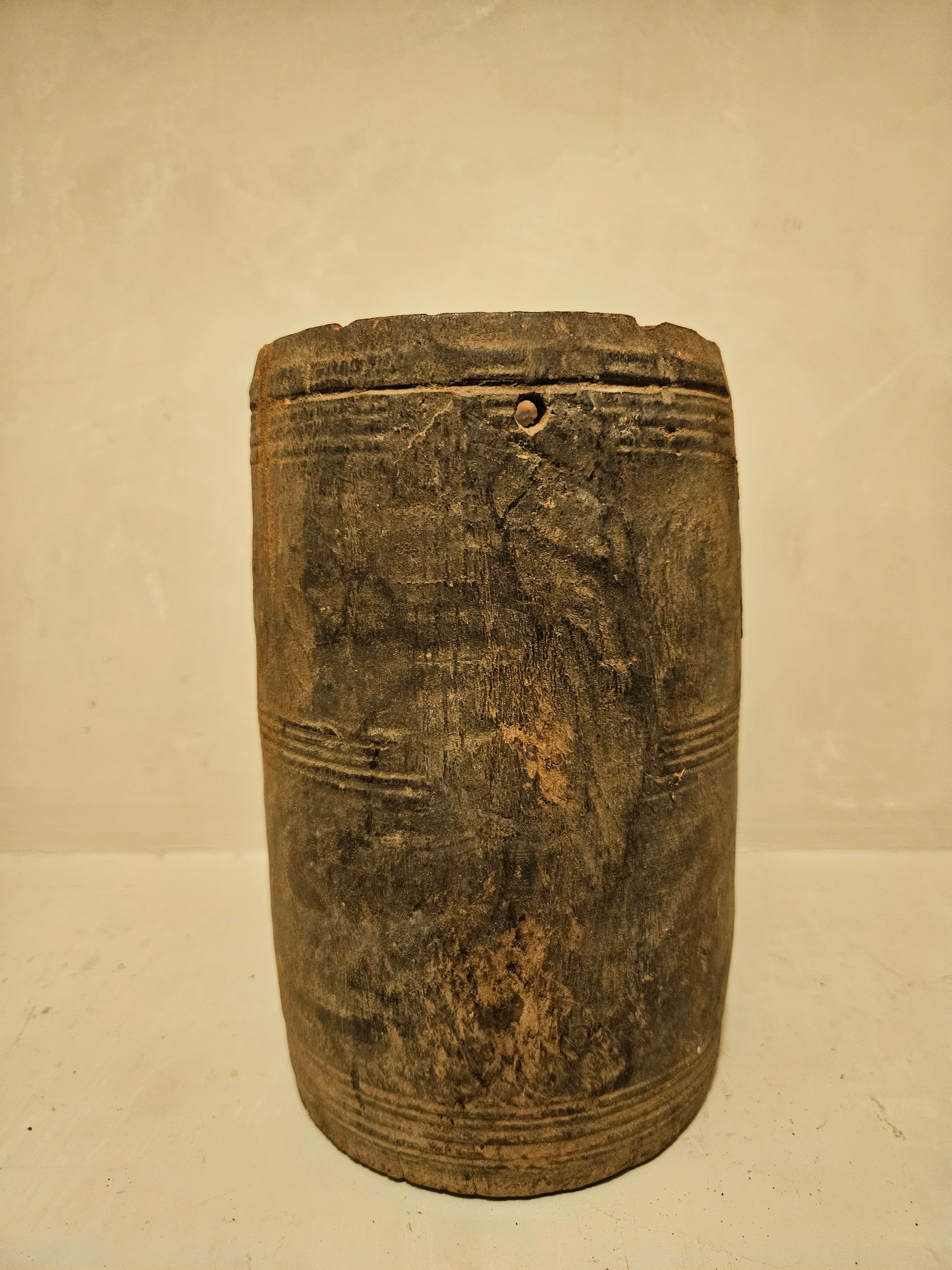 Sober houten pot