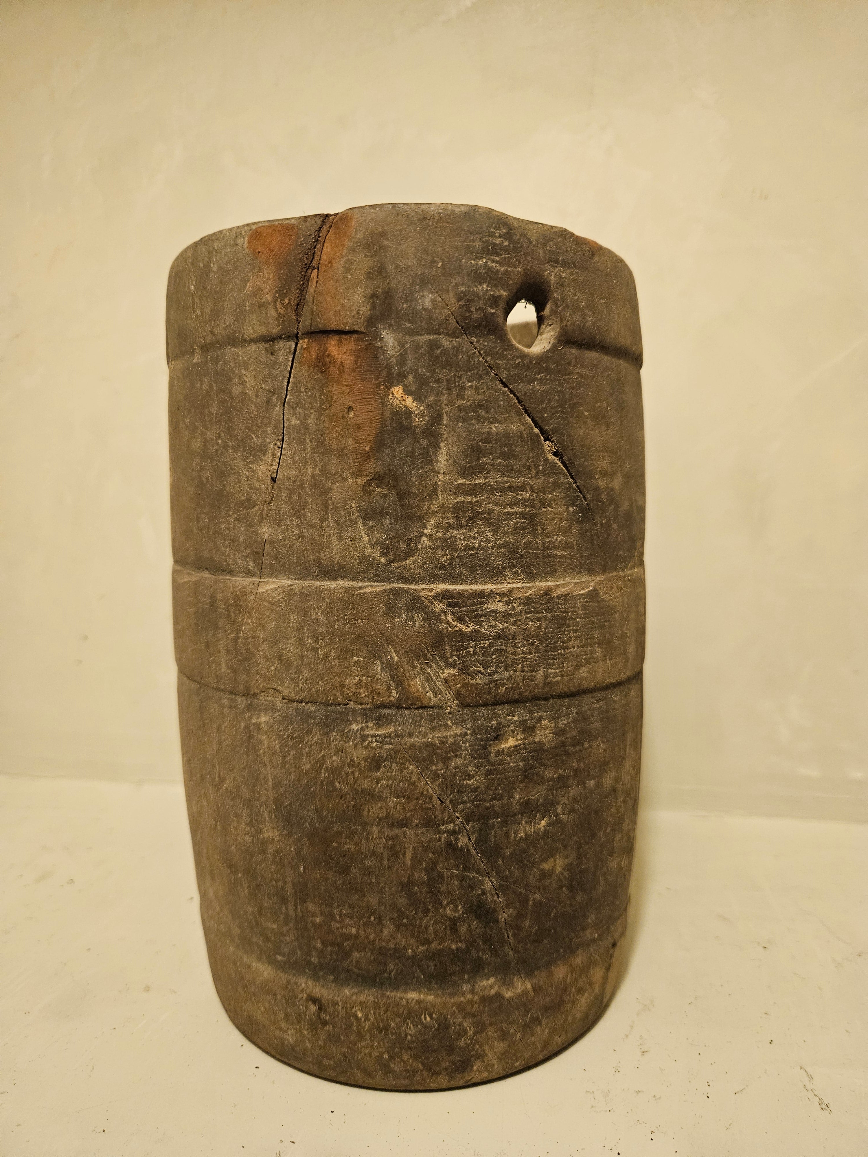 Nepalese pot oud hout