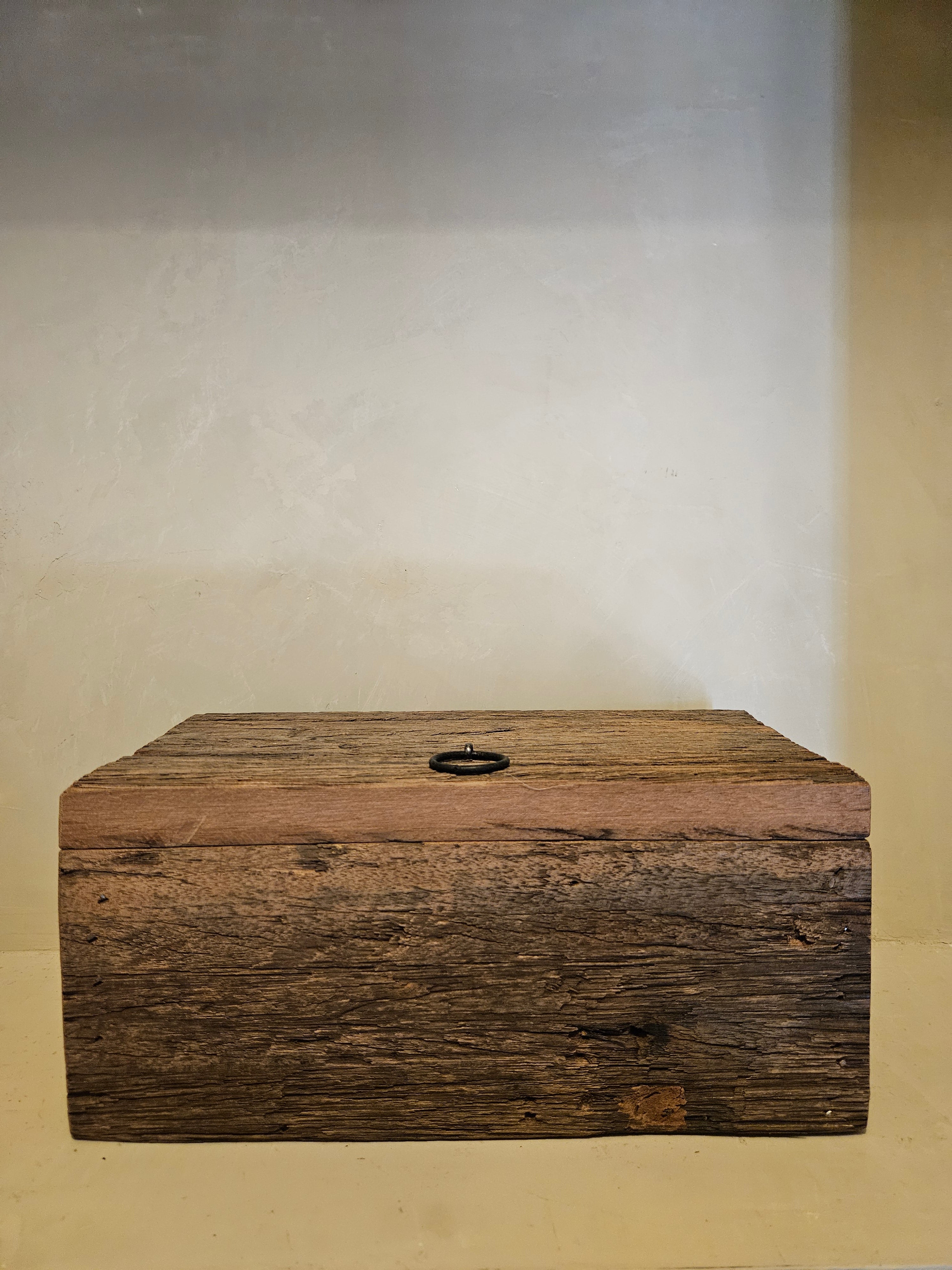 Landelijk houten opbergkistje