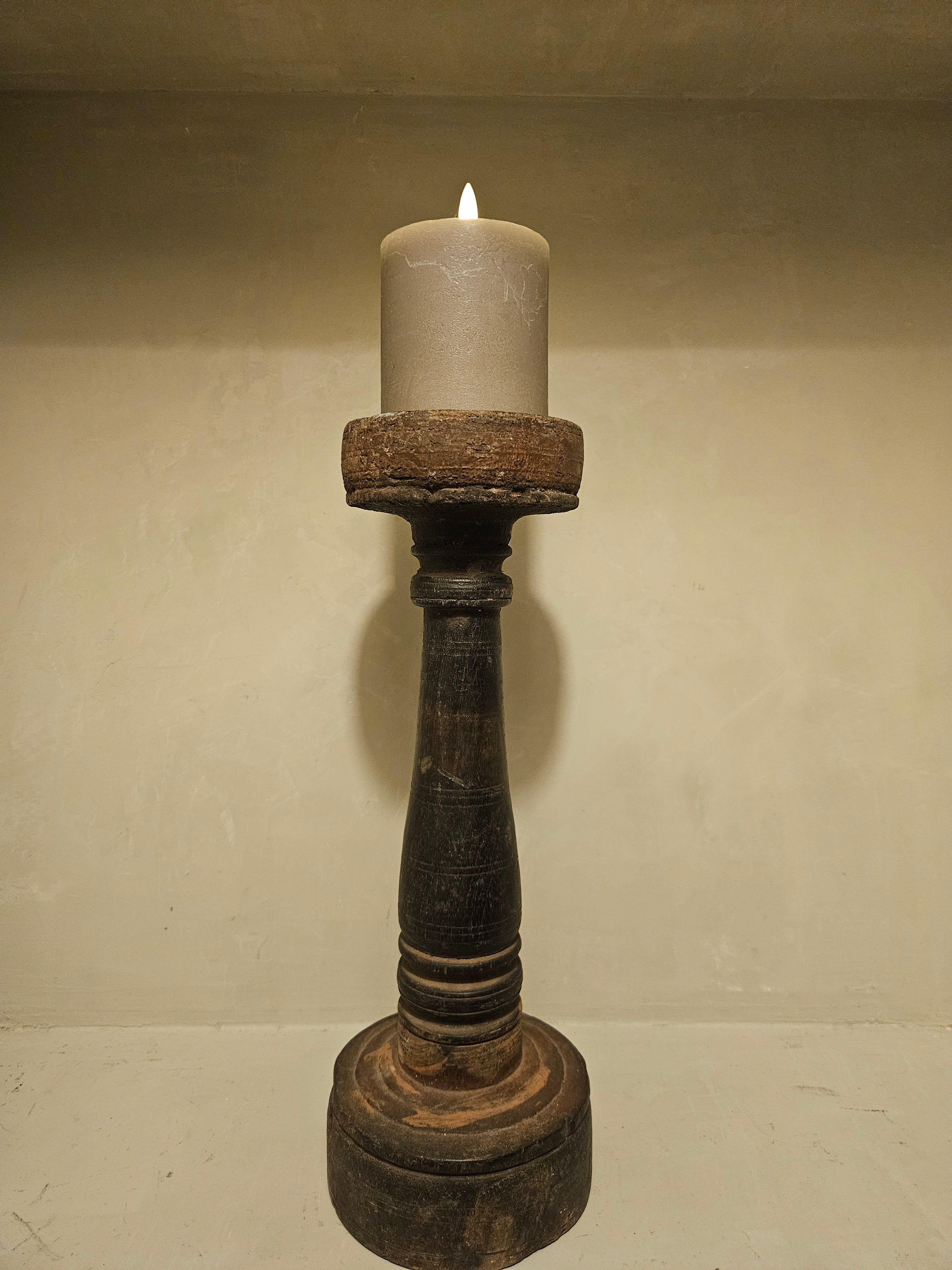 Landelijk houten kandelaar