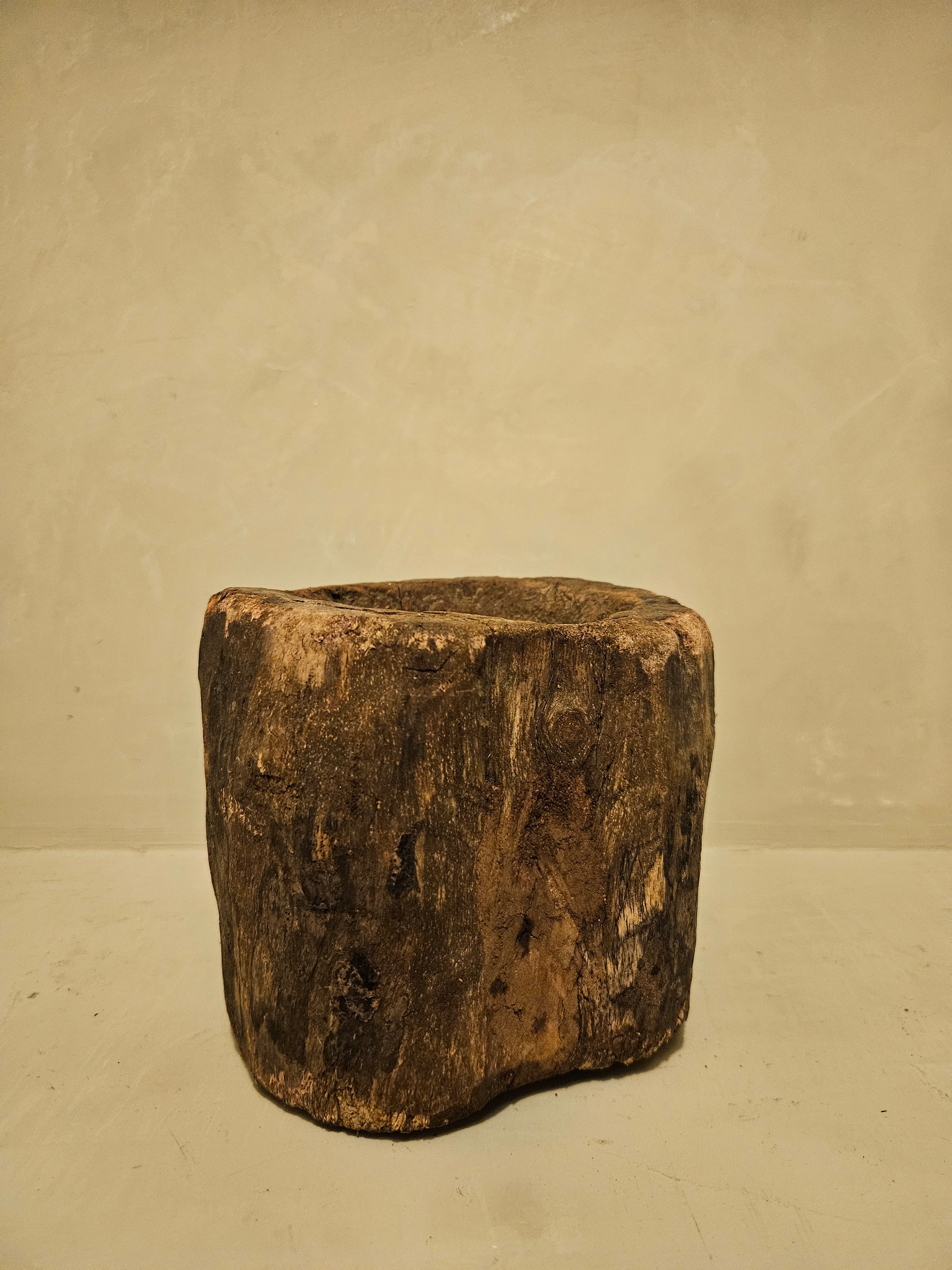 Landelijk houten vijzel