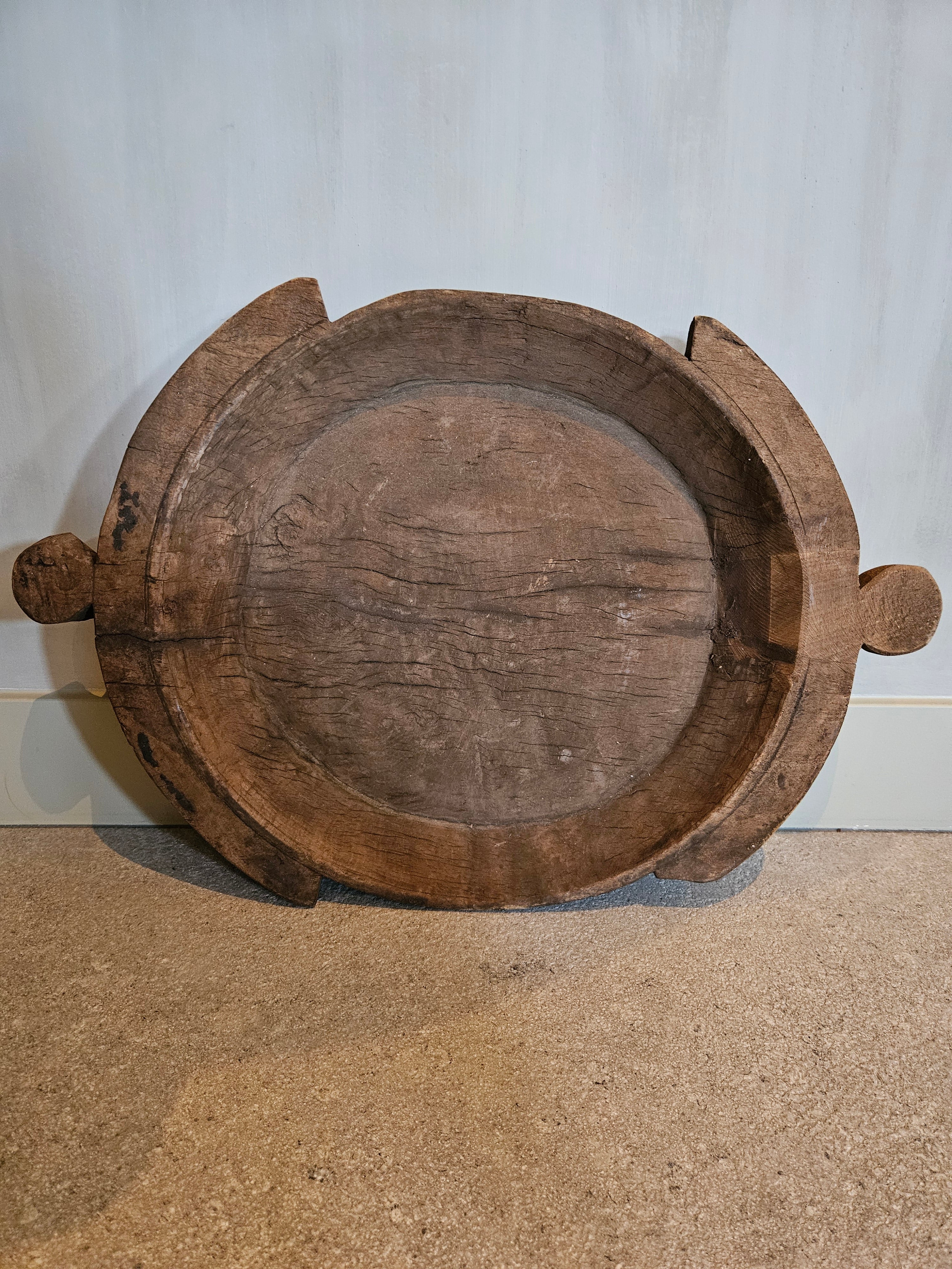 Grote houten schaal met handvat landelijk